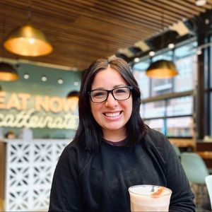 Meet your Posher, Christina